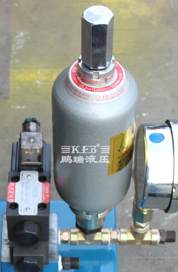 皮囊式蓄能器 皮囊式蓄能器